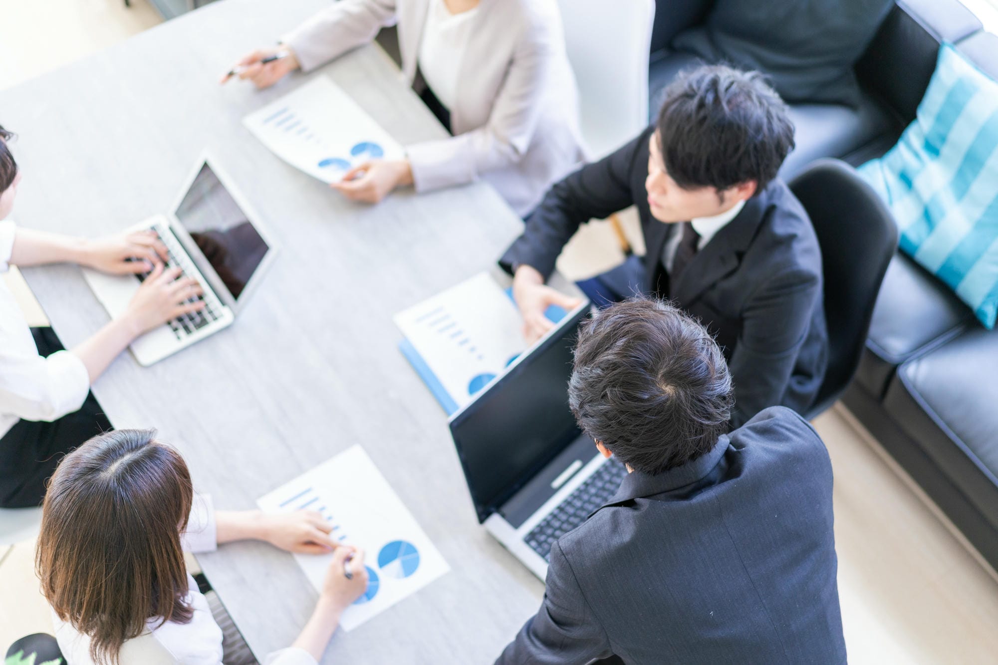 名刺は個人情報？個人情報保護法における正しい管理方法と注意点を完全解説