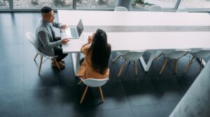 AIの進化が社会にもたらす影響：ビジネスパーソンのための実践ガイド