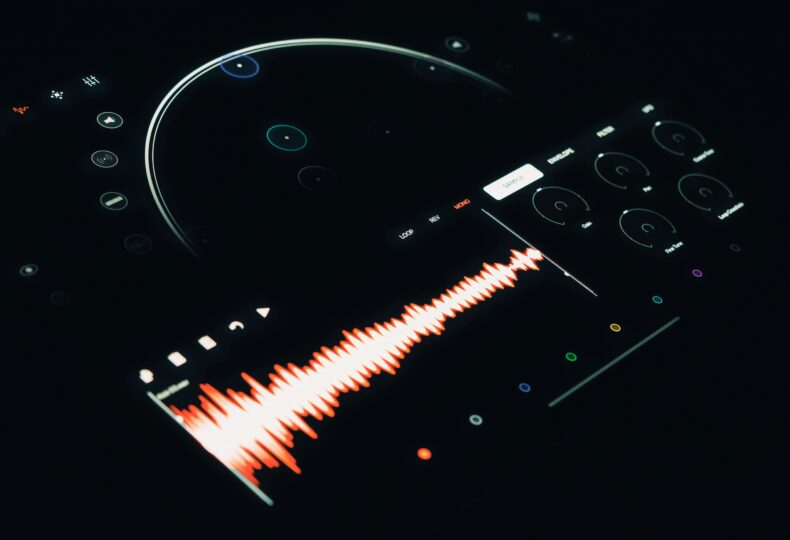 エナジーハーベスティング導入の基礎知識｜電磁波ノイズを電源に変換